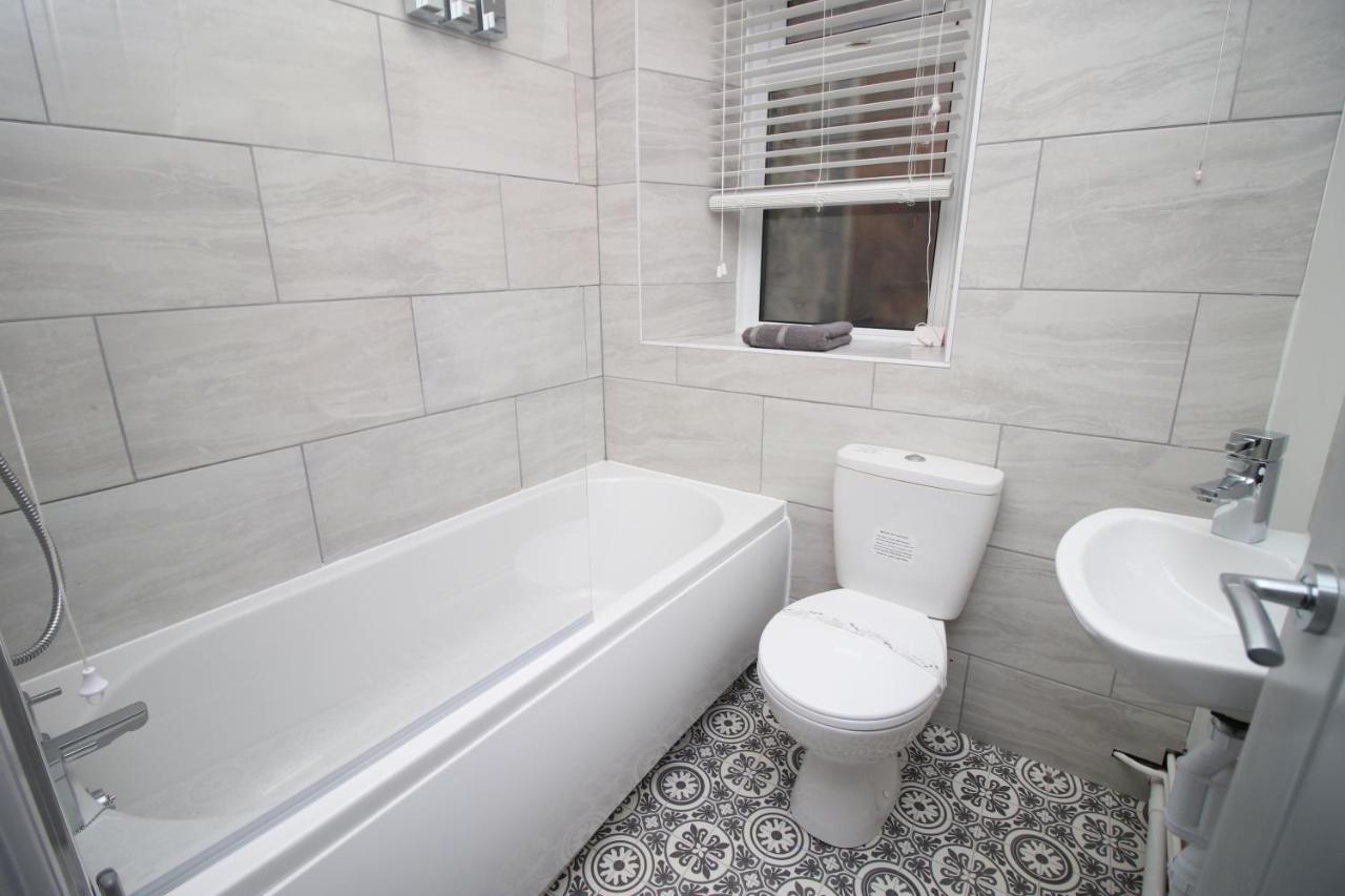 Sleeps 6, Smart Tv'S, Parking Swansea & Morriston Hospital Daire Dış mekan fotoğraf